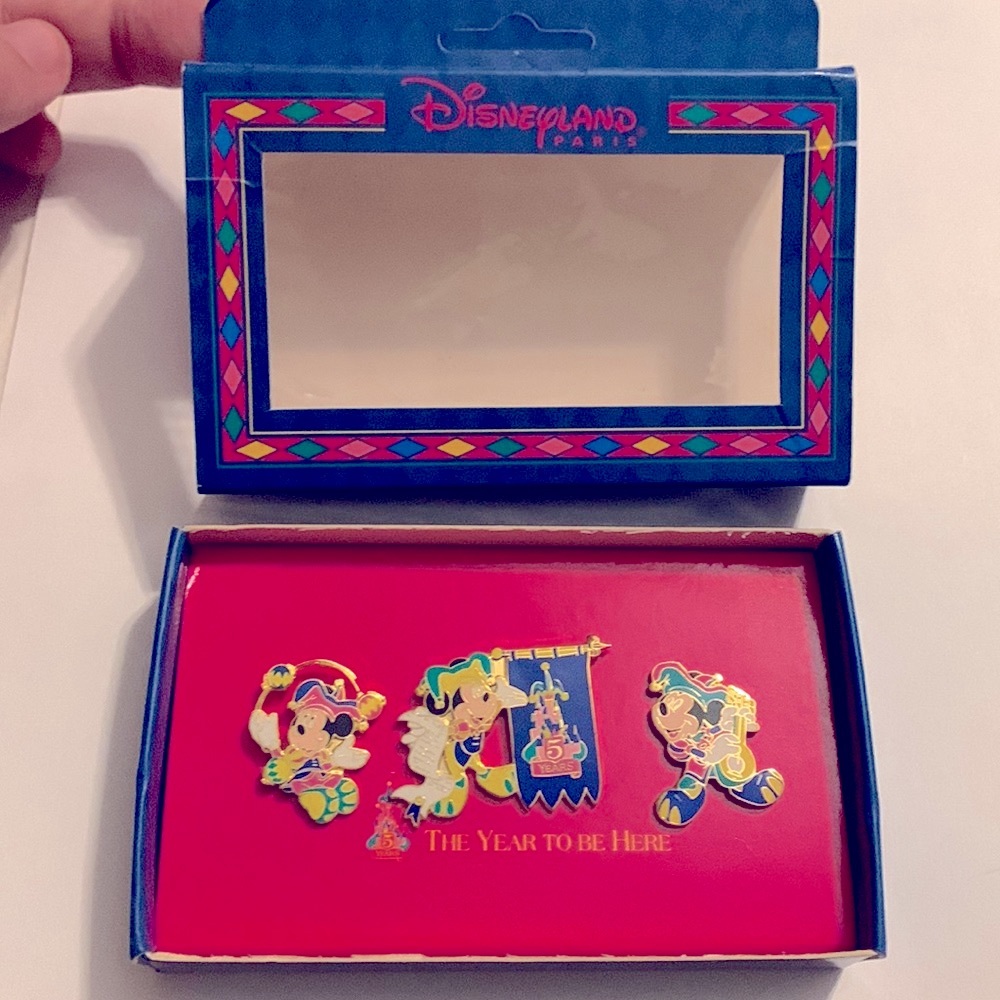 Disney Pins Paris 5 year